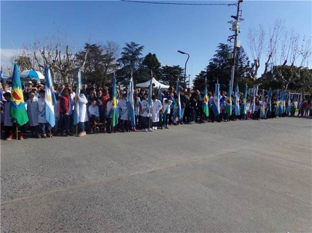 Acto y pe�a para celebrar la Independencia