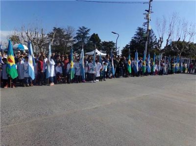 Acto y pe�a para celebrar la Independencia