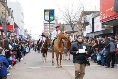 Jun�n celebr� el 201 aniversario de la Independencia con un gran desfile c�vico-militar