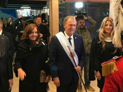 El gobernador celebra el d�a de la Independencia en Bell Ville