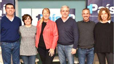 Margarita Stolbizer se reuni� con Javier Gast�n y con integrantes del Frente 1Pa�s de Chascom�s