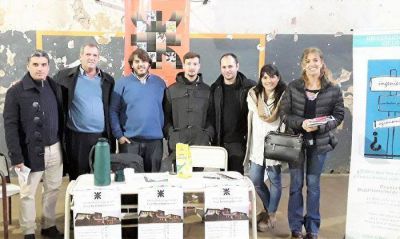 En la Feria Educativa � Santiago Dos Santos: �Chascom�s debe ser una ciudad accesible al conocimiento y a la tecnolog�a�