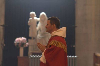 De futbolista a sacerdote: jug� en el Manchester United y en su Selecci�n, pero decidi� dedicar su vida a la religi�n