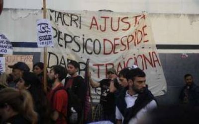 Trabajadores despedidos de PepsiCo exigen anular el pedido de desalojo de la planta