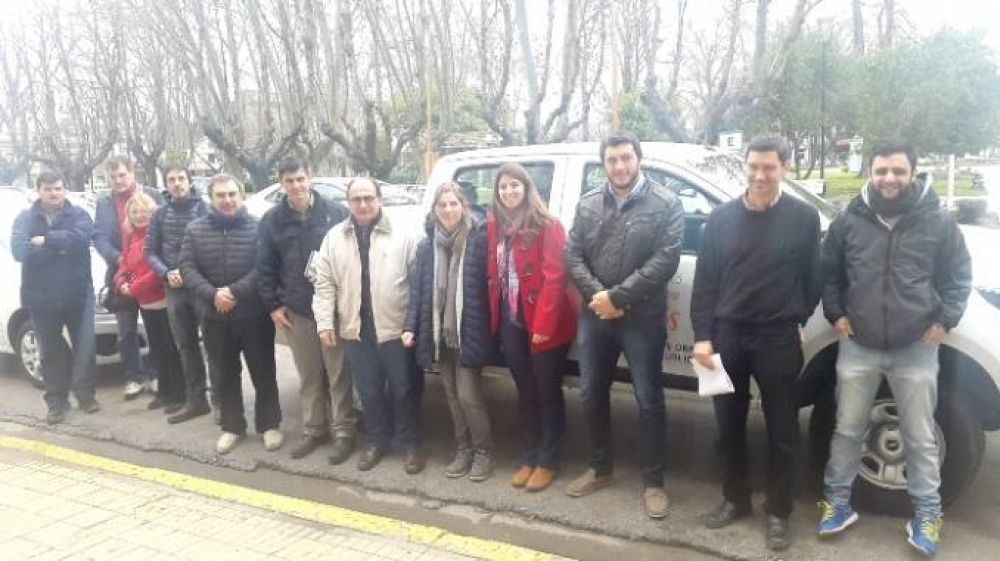 Se presentaron dos nuevos veh�culos para la flota del municipio