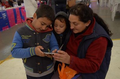 Contin�a la entrega de tablets para alumnos de 1� y 2� grado en San Luis