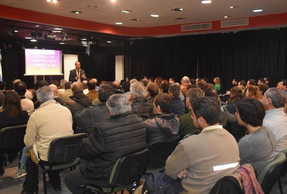 Entregaron certificados ambientales a las empresas y actividades que cuidan el entorno natural puntano
