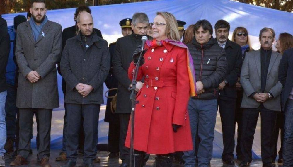 Alicia Kirchner asegur� que recibe �muy poca ayuda� del Gobierno Nacional