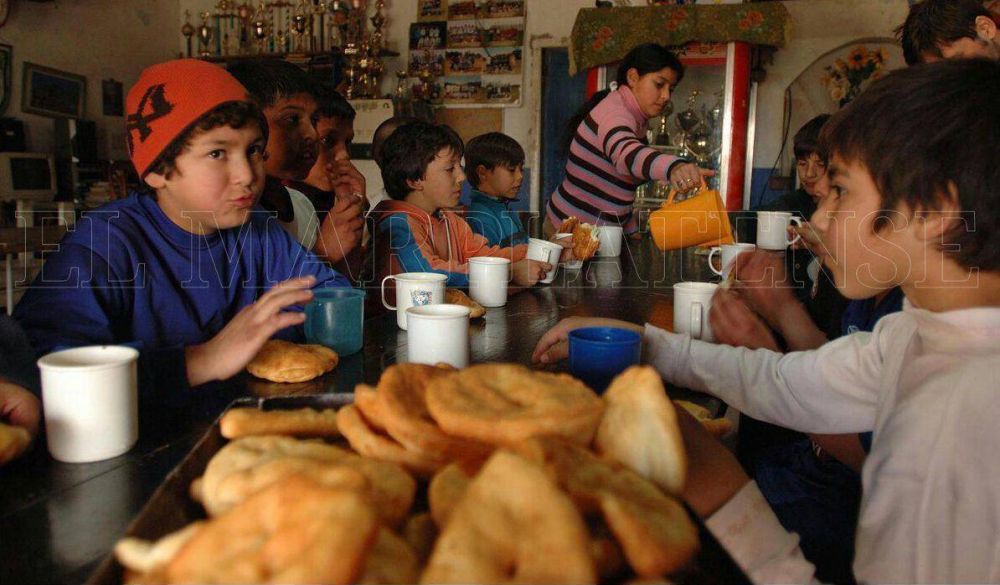 El Municipio afirma que �no puede sostener a los comedores todo el mes�