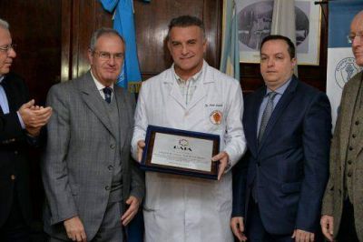 La DAIA homenaje� al Hospital de Cl�nicas por su labor durante el atentado a la AMIA