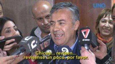 Cornejo, enojado tras la p�rdida de dos senadores, culp� al periodismo y los mand� a 