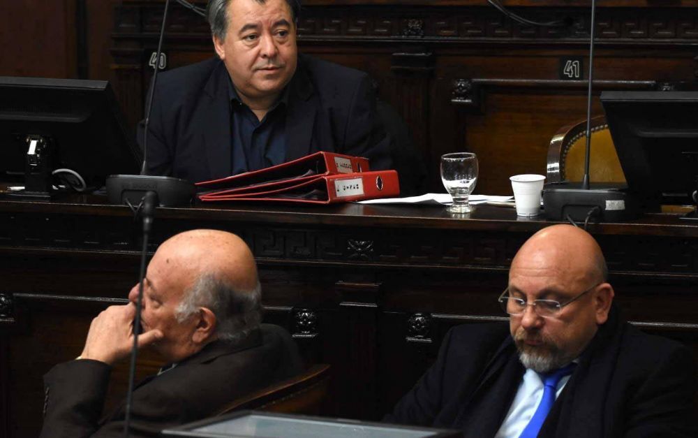 Dos radicales dejaron el bloque oficialista del Senado y negocian para que vuelvan