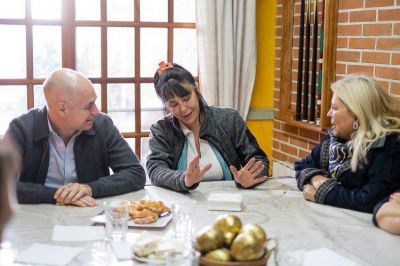 Carri�  y Larreta pasaron al living