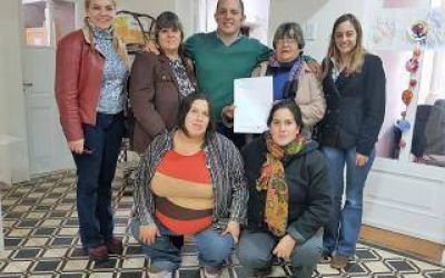 Avelino Zurro entreg� subsidios a instituciones de General Villlegas