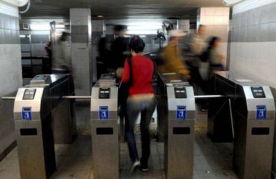 Los metrodelegados vuelven a levantar los molinetes 
