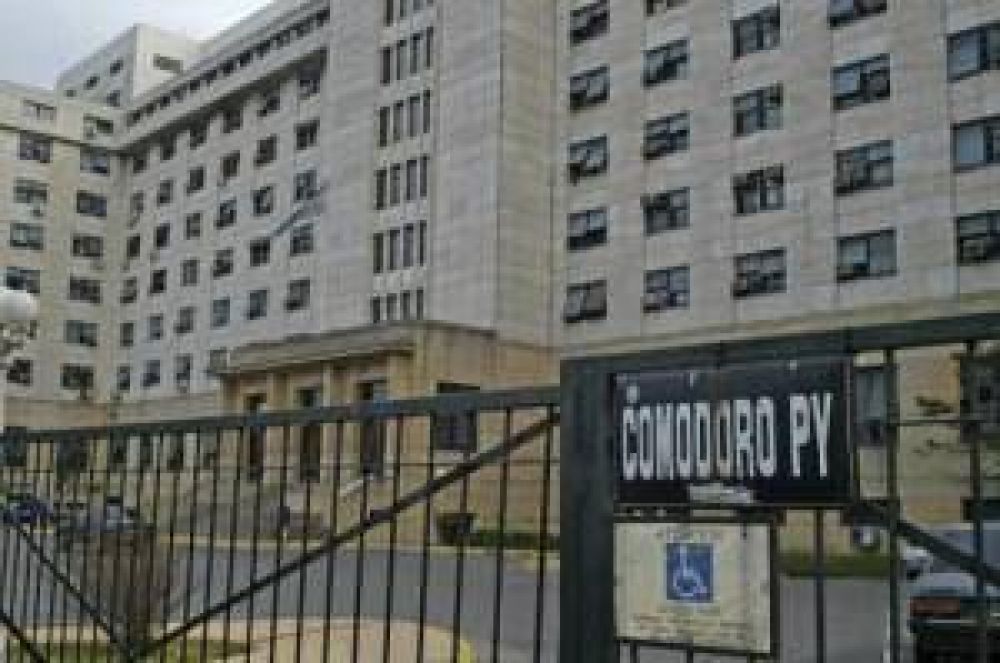 El kirchnerismo juega la previa electoral en los pasillos de Tribunales