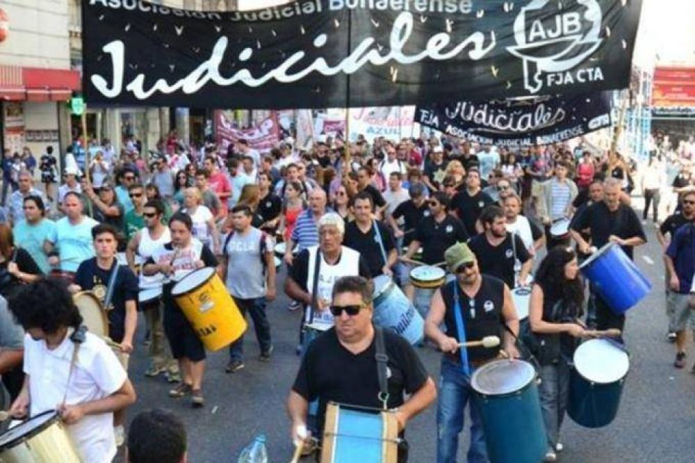 Judiciales comienzan con el paro por 48 horas y movilizan a tribunales federales en La Plata