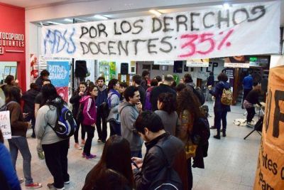 Los docentes de la UNLPam levantan las medidas de fuerza