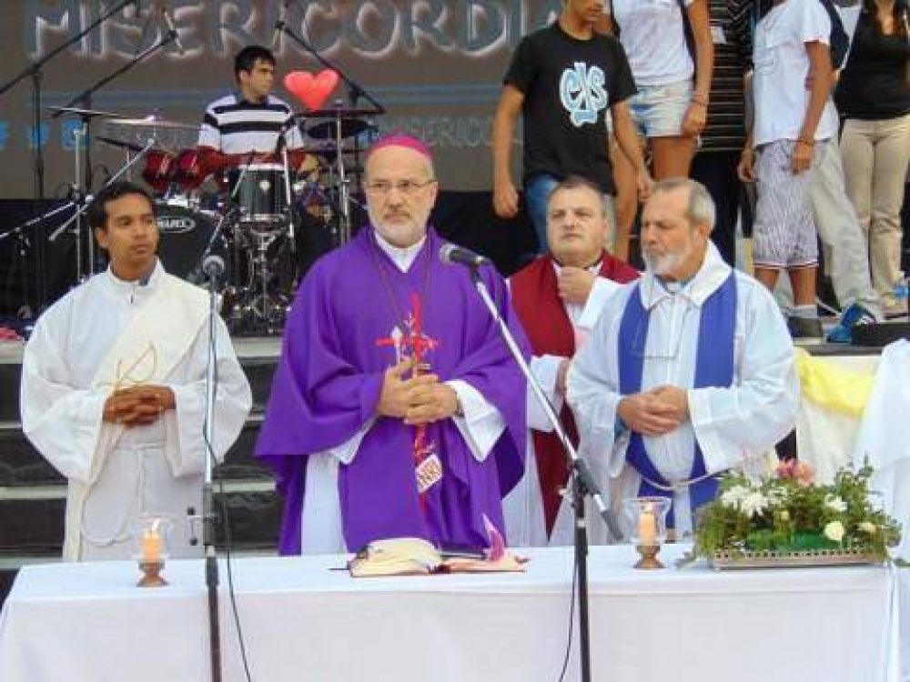 Carlos Alfonso Azpiroz Costa es el nuevo arzobispo de Bah�a Blanca