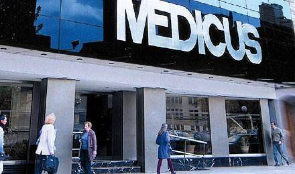 Operacin de cncer: Medicus se quiso desligar y despus tuvo que pedir perdn