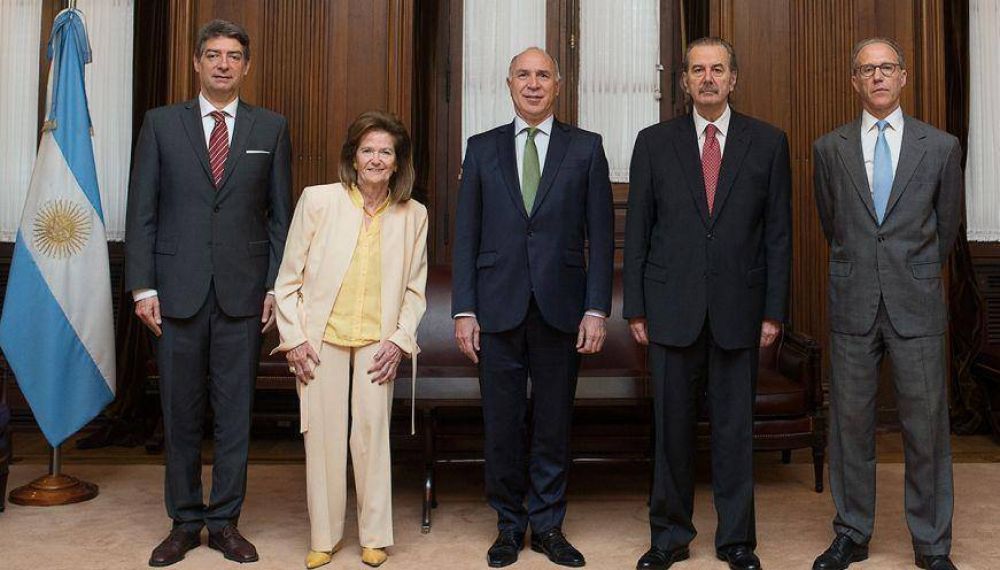 La Corte suma peritos para investigar casos de corrupci�n