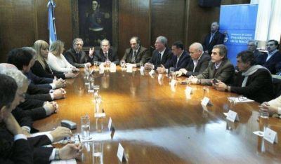 R�o Negro rubric� el convenio para promover laboratorios p�blicos de medicamentos