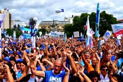 Los gremios docentes acuden a la justicia para evitar dar clases en el receso invernal