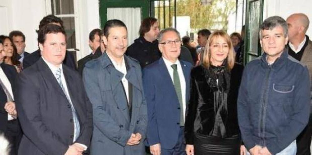 Intendentes peronistas inauguraron junto a Gils Carb� una Fiscal�a Federal en Hurlingham