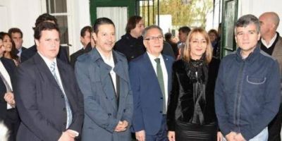 Intendentes peronistas inauguraron junto a Gils Carb� una Fiscal�a Federal en Hurlingham