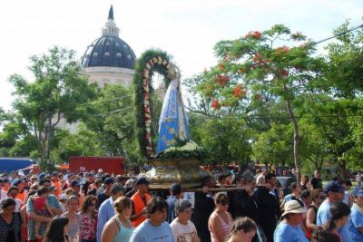 Triduo por el aniversario de la coronaci�n de la Virgen de Itat�