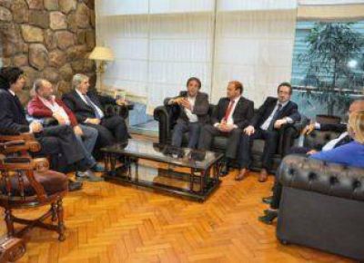 Programa de formaci�n en pol�ticas p�blicas para funcionarios y empleados legislativos