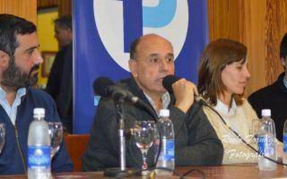 Elecciones 2017: 1Pa�s present� su lista de candidatos en Rivadavia