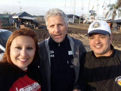 El pre candidato a Concejal Juan Lischetti march� junto a los trabajadores