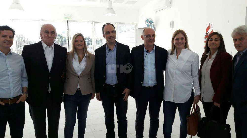 Corral invit� a �acompa�ar este camino que ha comenzado el pa�s�