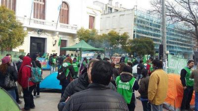 Paro y acampe de ATE frente a la Casa de Gobierno