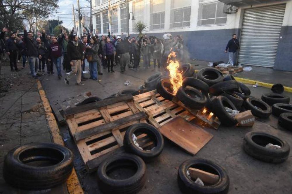 Tras el violento desalojo, trabajadores despedidos de PEPSICO dar�n a conocer nuevas medidas de fuerza