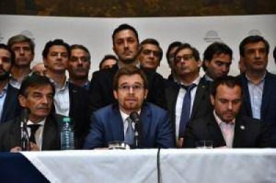 Cambiemos y el massismo se anulan entre s� con sus posturas sobre De Vido