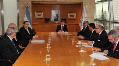 La DAIA y la AMIA le pidieron al Gobierno que rechace el ofrecimiento de colaboraci�n de Ir�n para resolver la causa del atentado