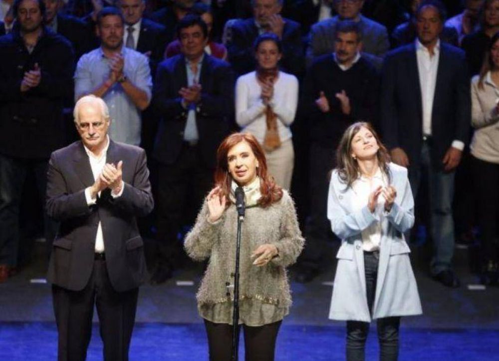 Invitando a los argentinos a votar en defensa propia, CFK lanz� oficialmente su campa�a