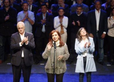 Invitando a los argentinos a votar en defensa propia, CFK lanz� oficialmente su campa�a