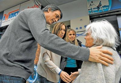 Vidal reparti� un kit de campa�a para sus candidatos y sale en busca de votos