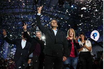 Massa lanz� su campa�a con fuertes criticas al kirchnerismo y al gobierno