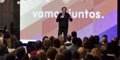 Garro en la presentaci�n de candidatos pidi� realizar cambios para 
