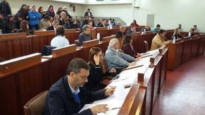 Los reclamos por el atraso en las obras del Barrio Derqui fueron el dato de la sexta sesi�n