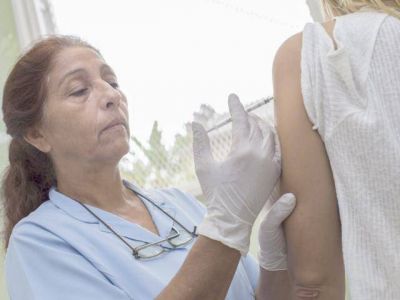Siguen los operativos de vacunaci�n