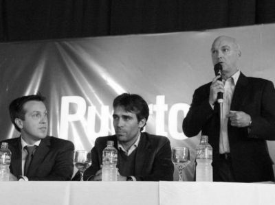 Puerto Quequ�n: La desaparici�n del �Momo� comienza a deshilachar la estructura del Partido FE