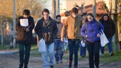 La lista 4 de Unidad Ciudadana estuvo recorriendo el barrio Falucho
