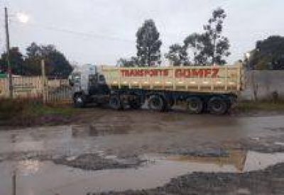 Despu�s de 8 d�as con fuerte custodia policial, Transporte G�mez reabri� sus puertas