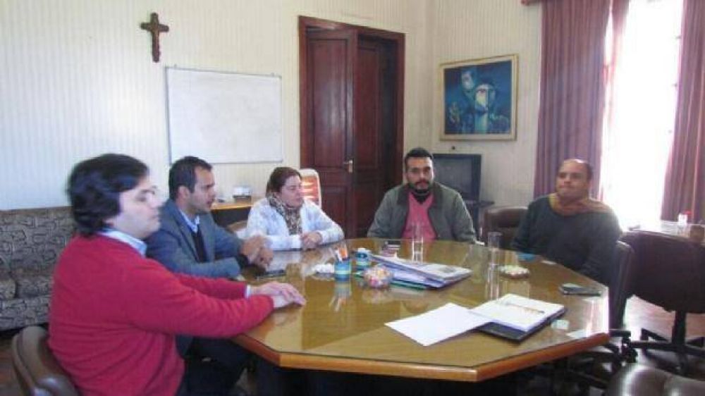 Saadi se comprometi� a impulsar una ley para garantizar el plan Progresar