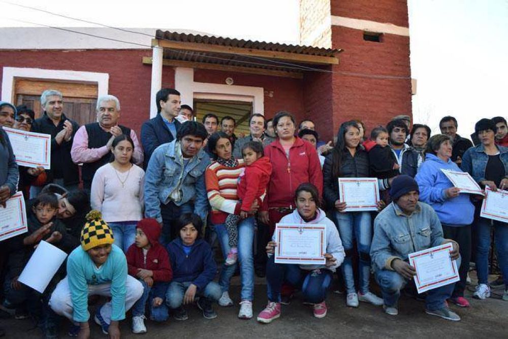 Contin�a la entrega de viviendas sociales